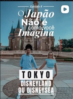 Casal viajando no Japão